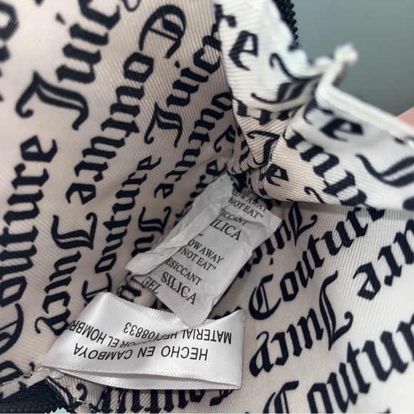 Juicy Couture Black Heart Wristlet NWT - Picture 3 of 4